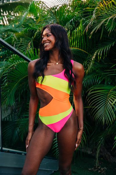 限定お値下げです！ONE SHOULDER SEPARATE SWIMWEAR DSC07112_b1bd7cb2-61f5-4cc9-